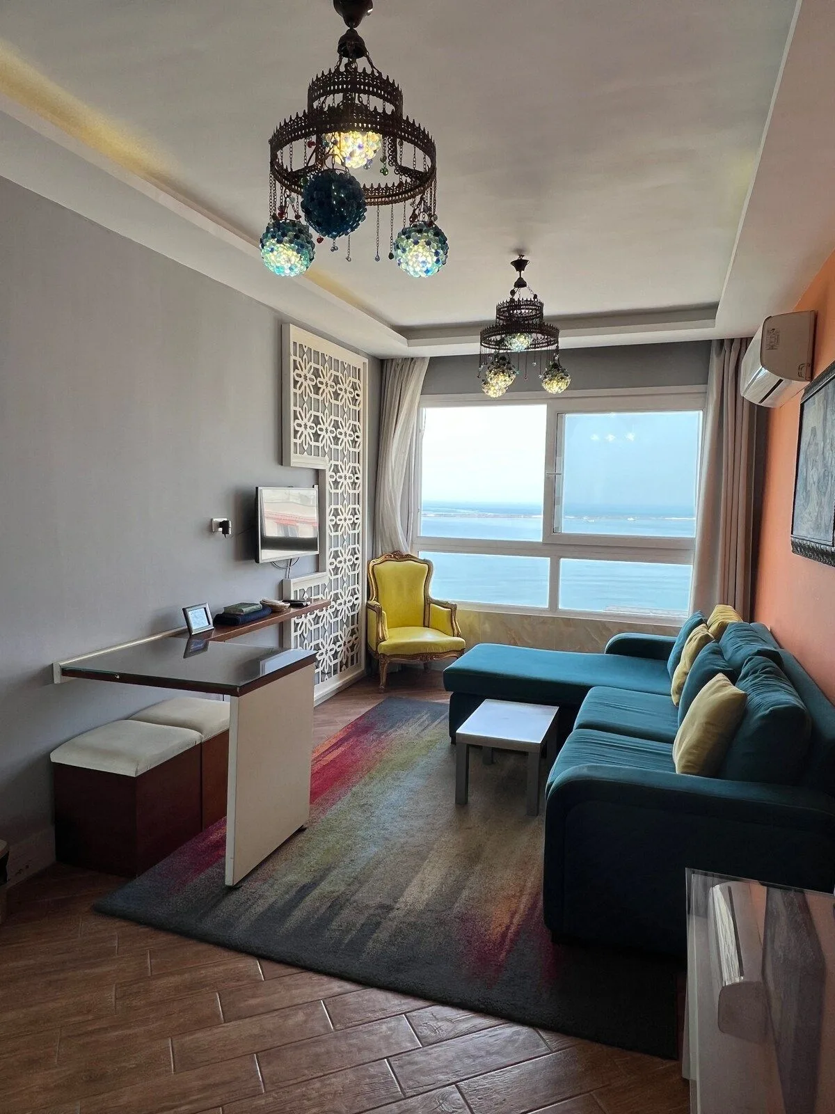Downtown Sea View Suites (B) — photo 5 of 10