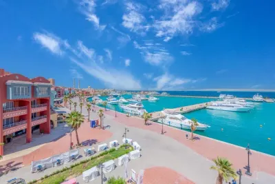 شقة في Marina بإطلالة على البحر — صورة 2 من 10