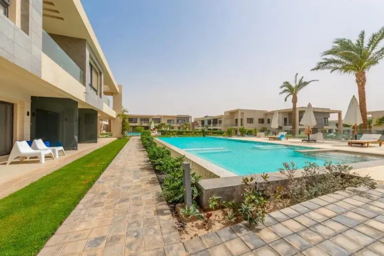 شقة فاخرة على المسبح — El Gouna 5