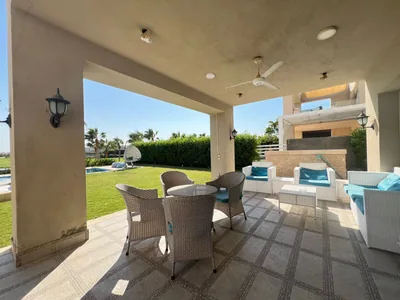 شاليه بإطلالة على الجولف والبحيرة مع مسبح خاص — Hacienda Bay — صورة 7 من 10